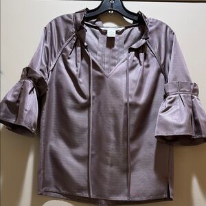 Diane Von Furstenberg Lavender Silk Moire V-Neck Blouse w/Ruffled Sleeves Sz. 2